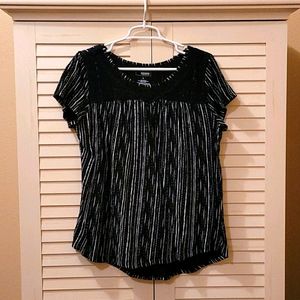 Misses lace trim tee